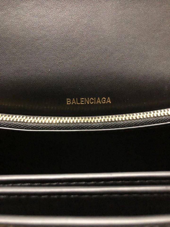 Ba1en*iaga hourglass bags